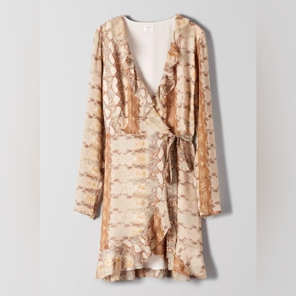 Aritzia Wilfred Louise Ruffle Dress - Picture 3 of 10